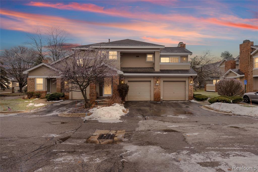6610 Fieldstone Court, West Bloomfield, MI — front exterior
