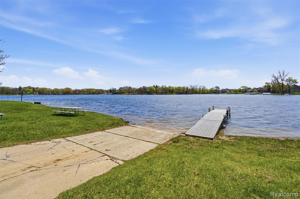 3756 Chevron Drive, Highland, MI 48356 — Photo 32