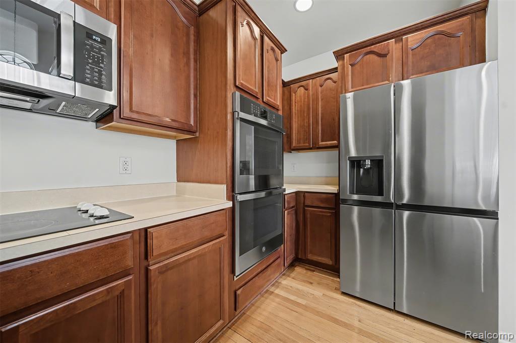 638 W Bluff Court, 31, Rochester Hills, MI 48307 — Photo 11