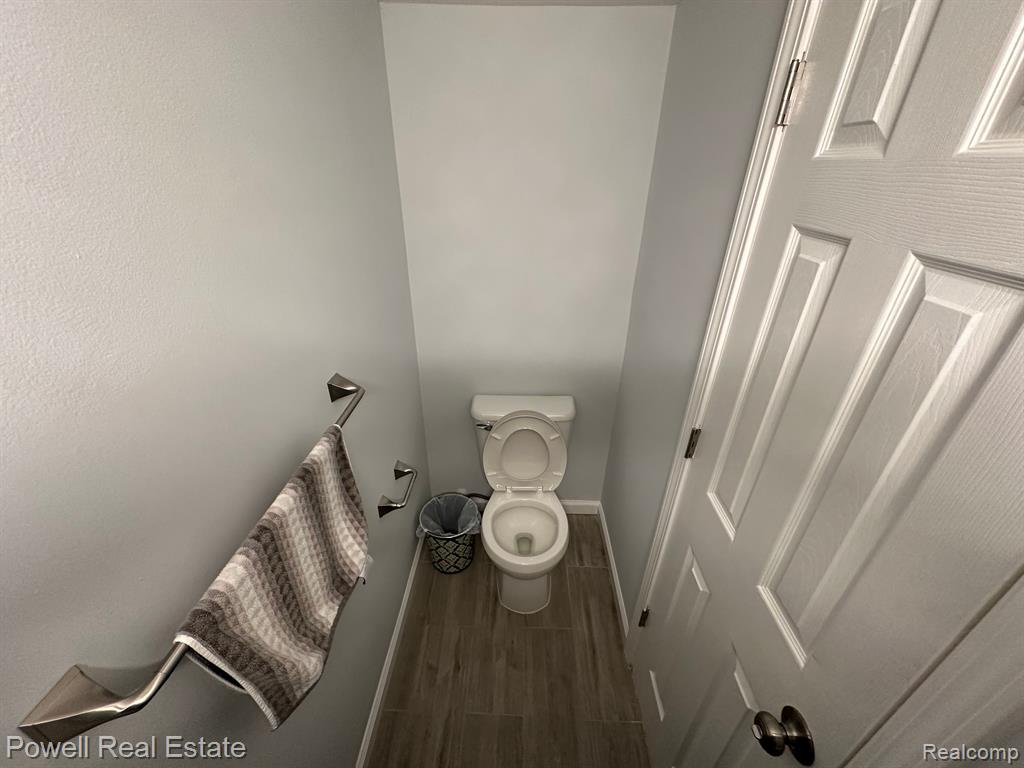 27129 FARMBROOK VILLA Drive, Southfield, MI 48034 — Photo 16