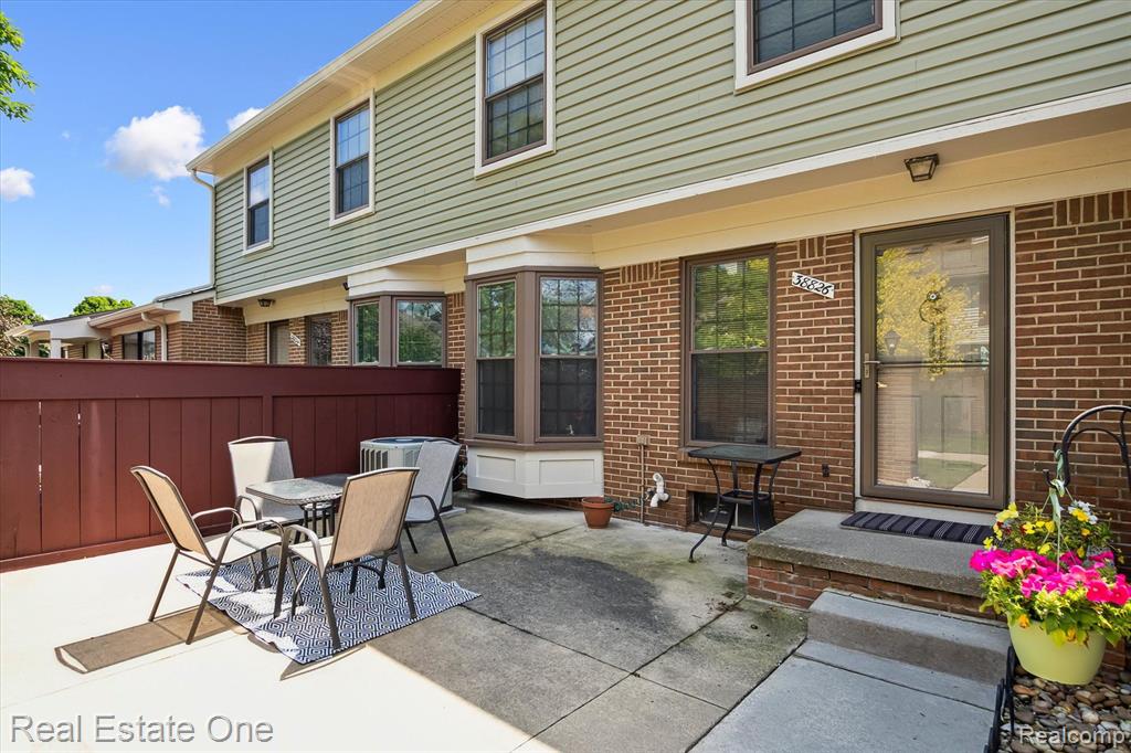 38826 Country Circle, Farmington Hills, MI 48331 — Photo 5