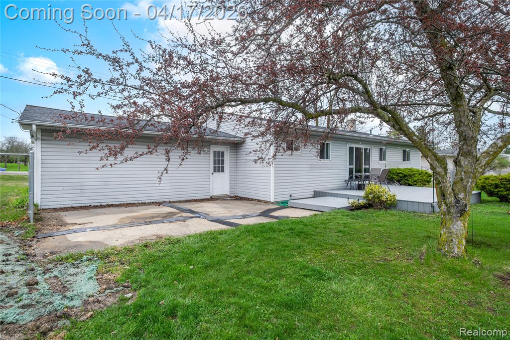 5395 Howe Road, Grand Blanc, MI 48439 — Photo 3