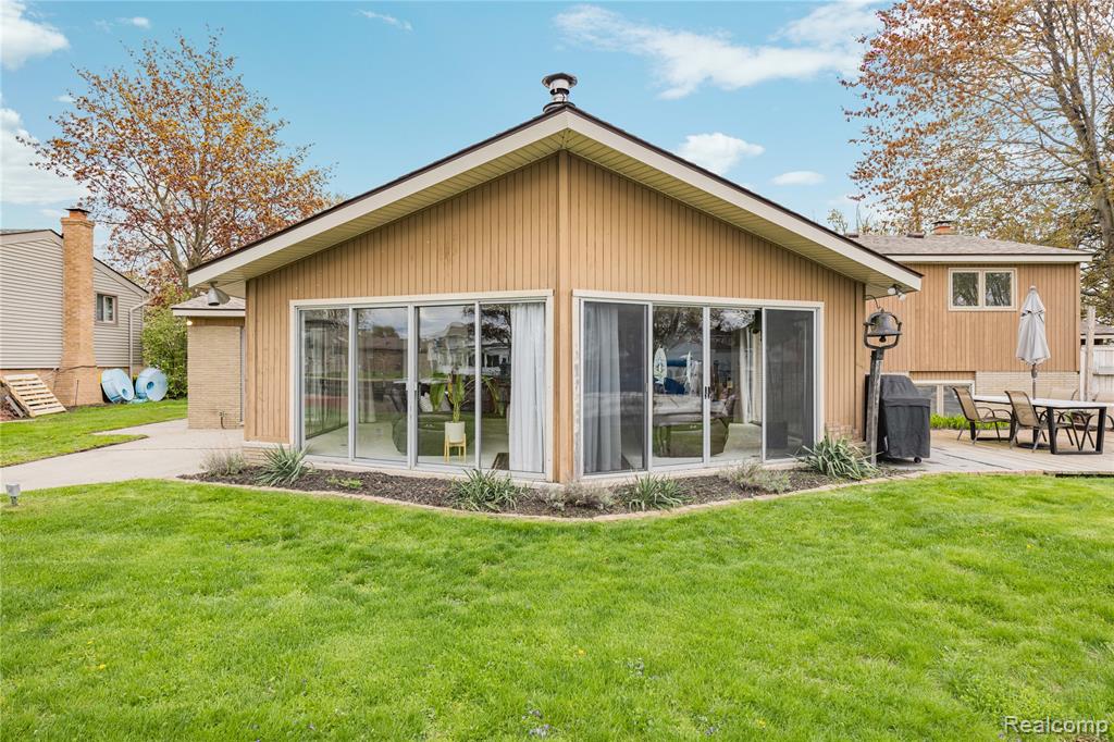 38027 Mallast Street, Harrison Township, MI — Photo 45