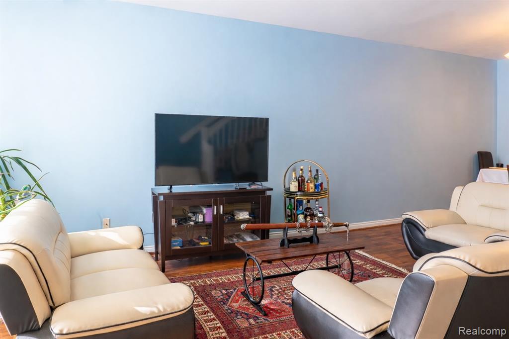 13207 St Ervin Avenue, 26, Detroit, MI 48215 — Photo 7