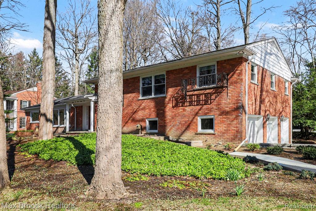 22724 King Richard Court, Beverly Hills, MI 48025 — Photo 2