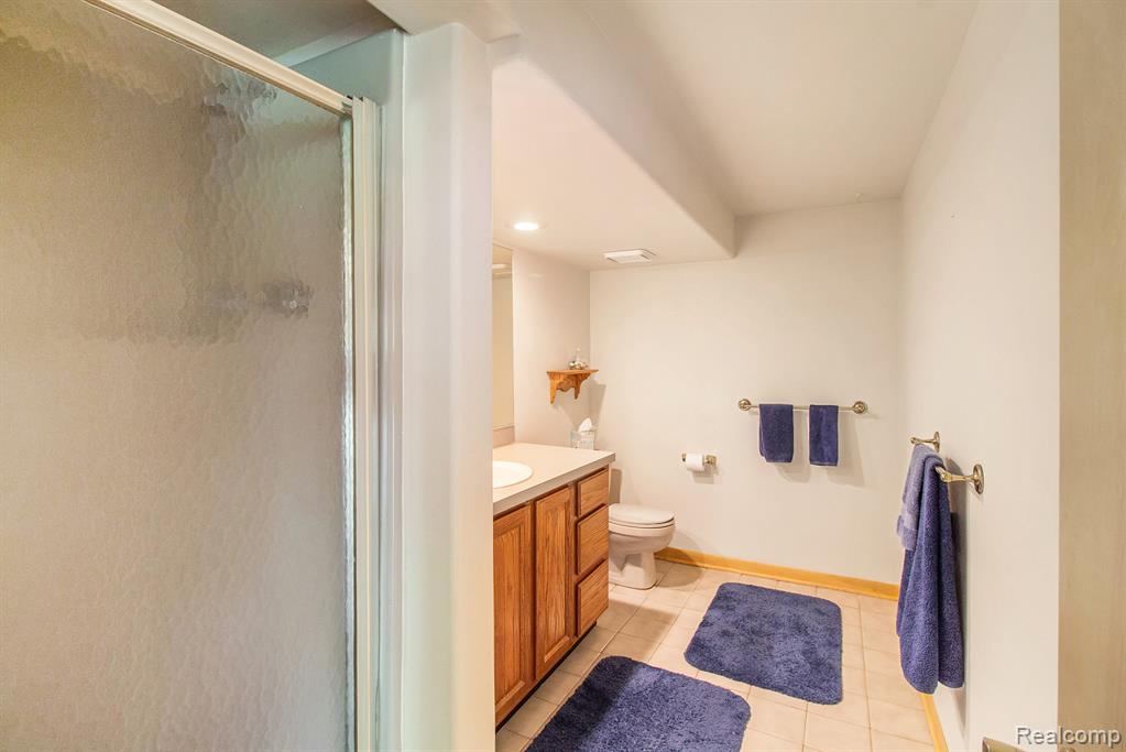 7038 Driftwood Drive, Fenton, MI 48430 — Photo 13