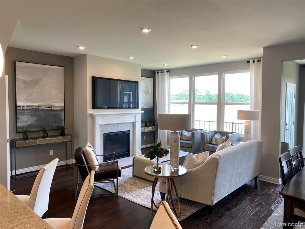5505 E SPANIEL Drive, Ann Arbor, MI 48108 — Photo 2