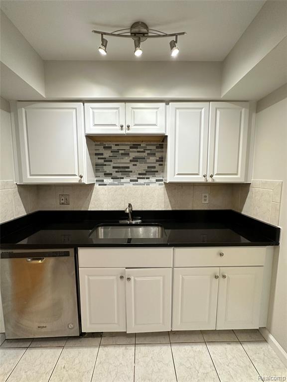 755 E Fox Hills Drive, Bloomfield Hills, MI 48304 — Photo 13