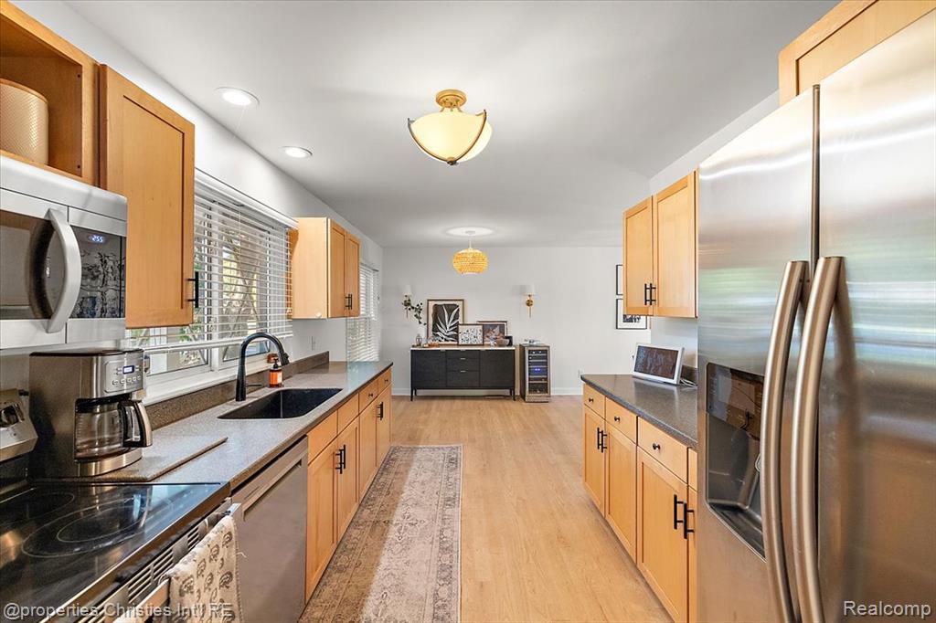 31462 Waltham Road, Beverly Hills, MI 48025 — Photo 11