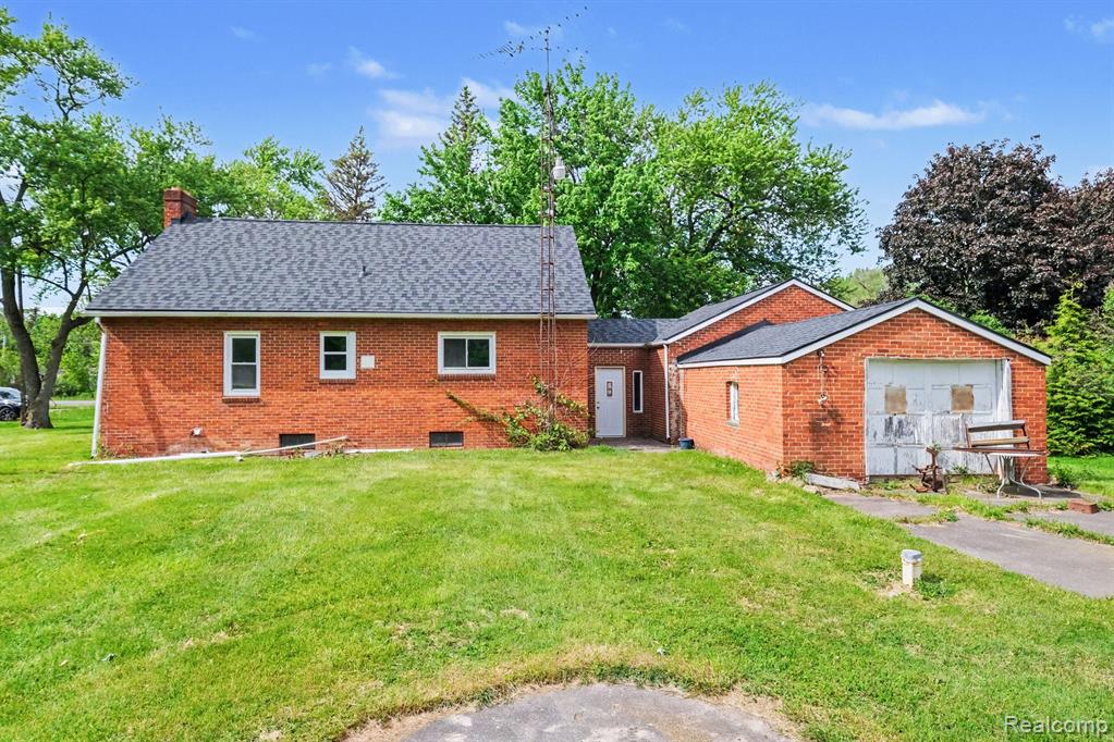 1093 W Maple Avenue, Burton, MI 48507 — Photo 15