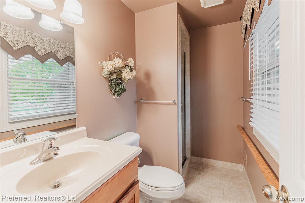 41130 WHITE HAVEN Court, Northville, MI 48168 — Photo 28