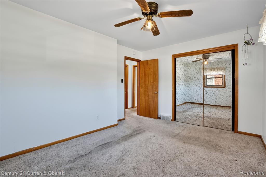8224 N Evangeline Street, Dearborn Heights, MI 48127 — Photo 14