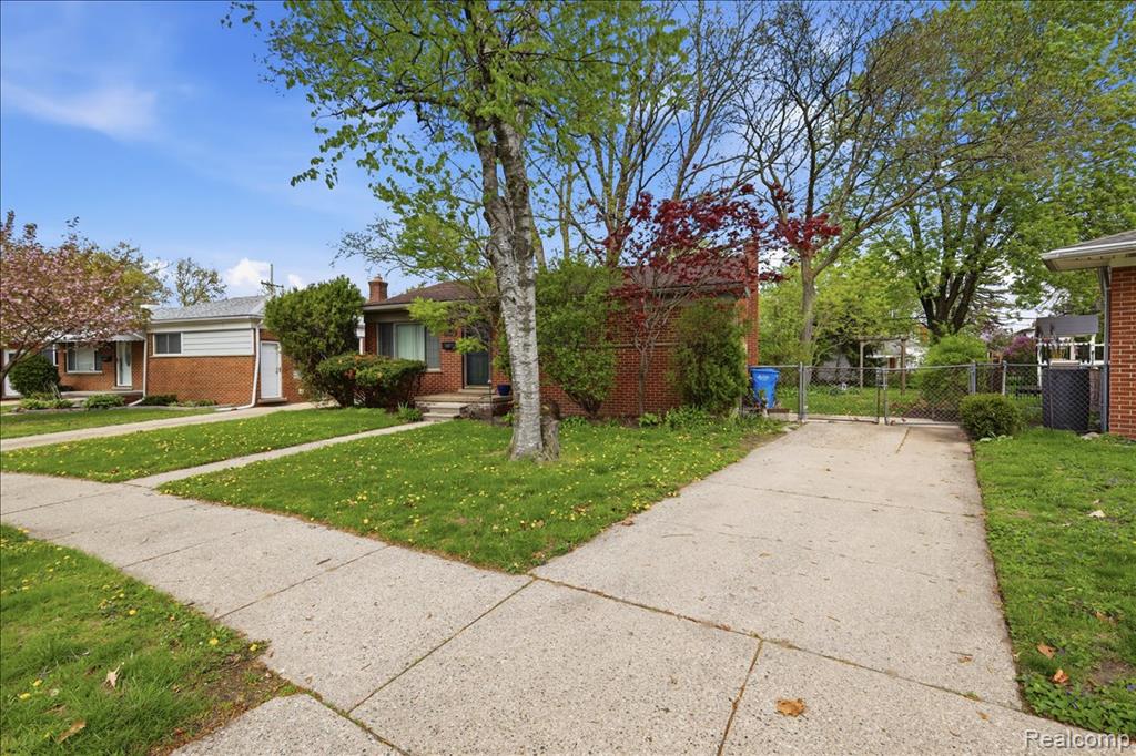 28146 Park Court, Madison Heights, MI 48071 — Photo 5