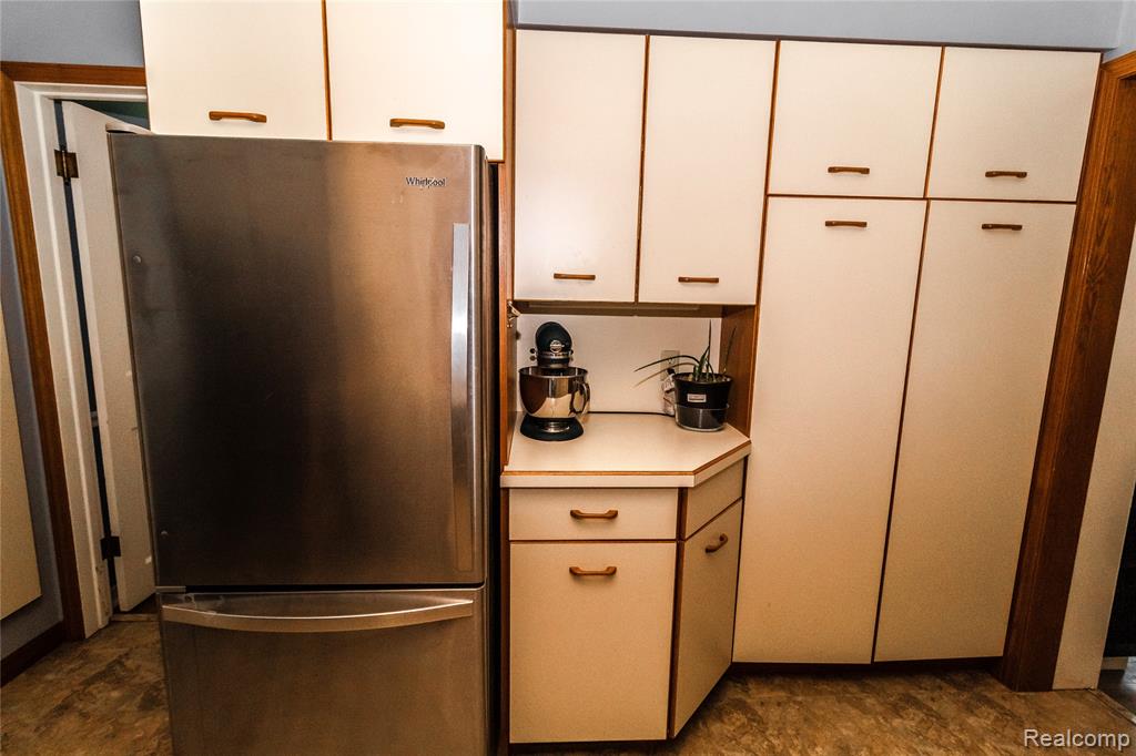 30 Brown Court, Midland, MI 48640 — Photo 6