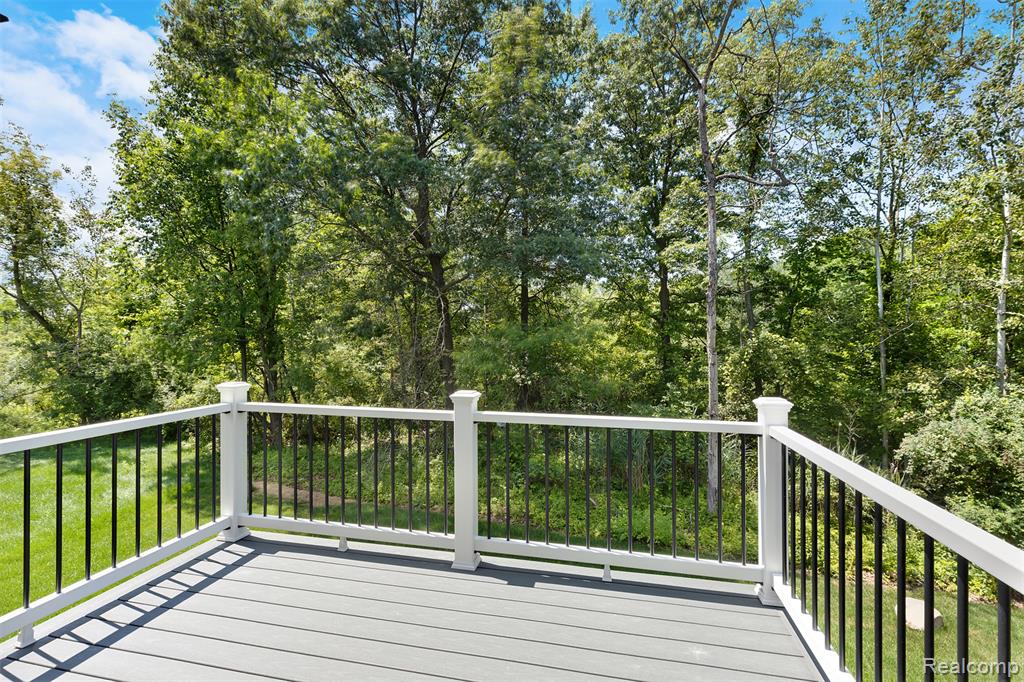 5342 TRAIL VISTA Drive, West Bloomfield, MI 48323 — Photo 34