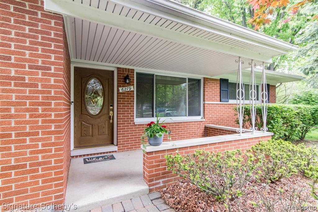 6279 WALKER Court, Troy, MI 48085 — Photo 48