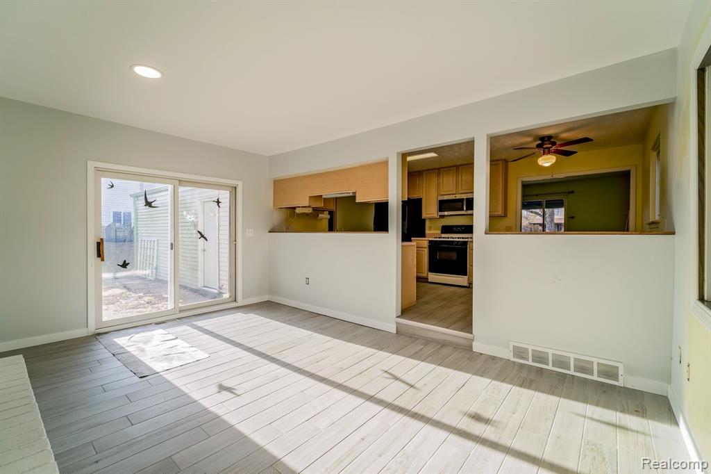 5809 HUNTINGTON Drive, Ypsilanti, MI 48197 — Photo 36