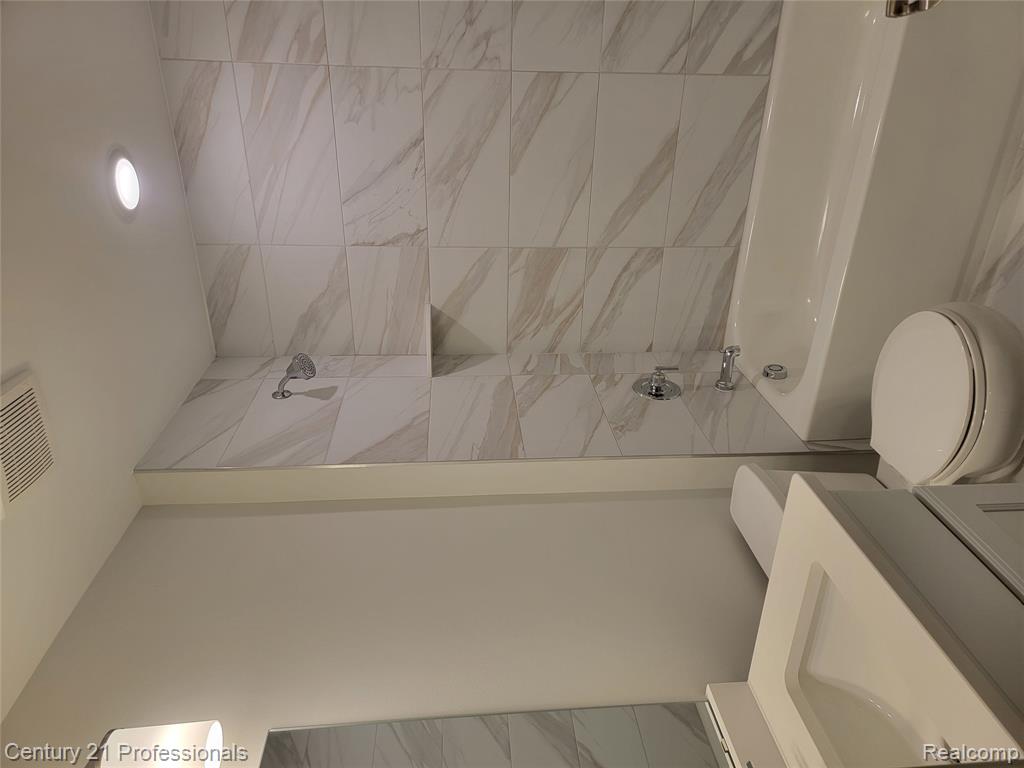 4813 Parkside Lane, Troy, MI 48085 — Photo 6