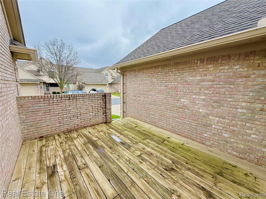42827 Matthew Drive, Sterling Heights, MI 48313 — Photo 42