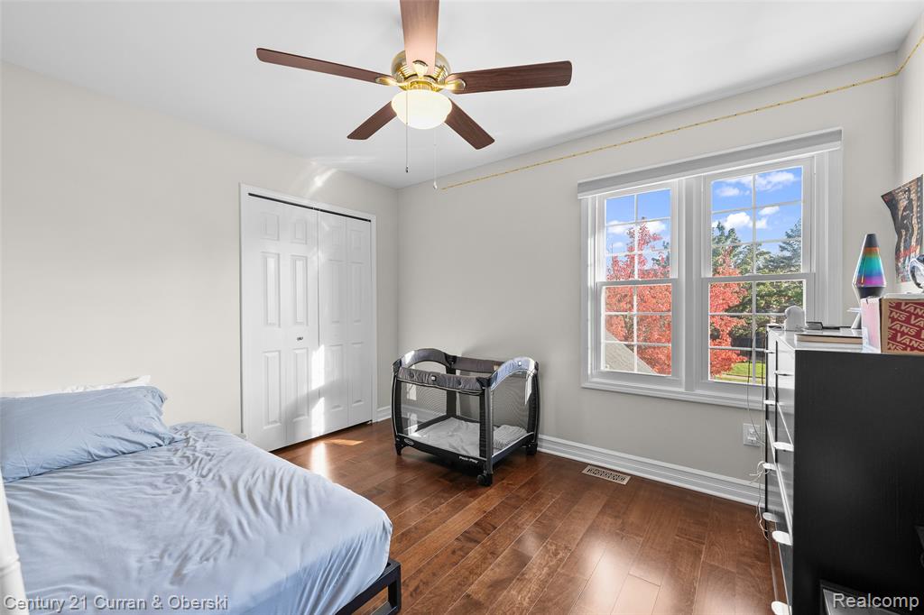 48279 Chesterfield Drive S, Dearborn, MI 48187 — Photo 27