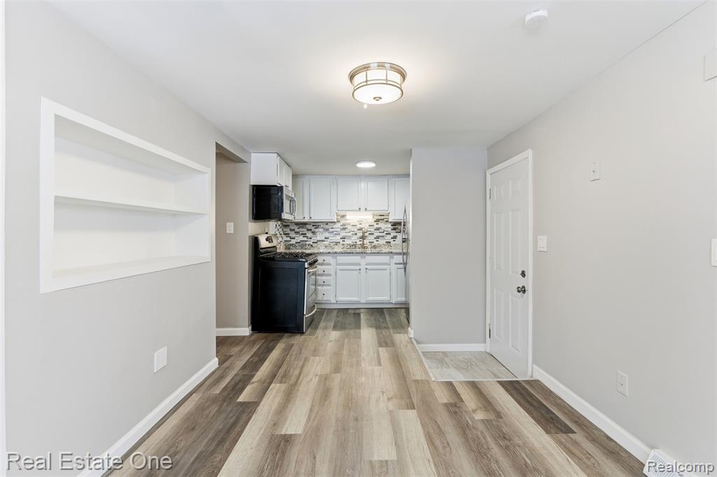 4005 Weddell Street, Dearborn Heights, MI 48125 — Photo 8