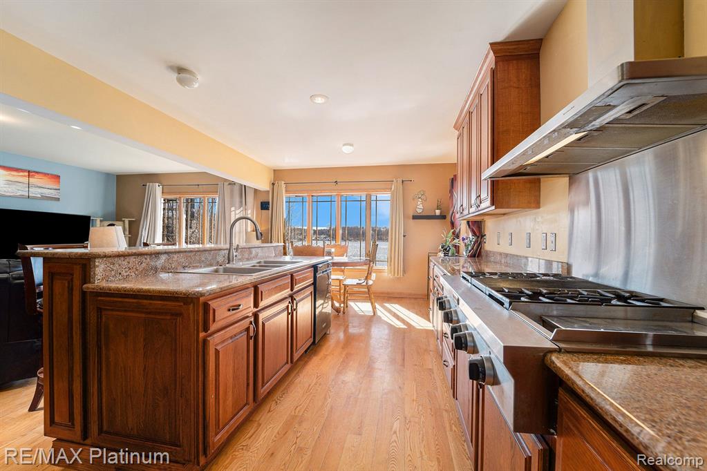 6512 BUCKSHORE Drive, Whitmore Lake, MI 48189 — Photo 14