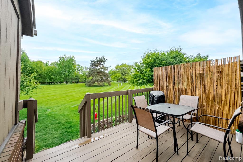 9892 Hawthorne Glen Drive, Grosse Ile, MI 48138 — Photo 33