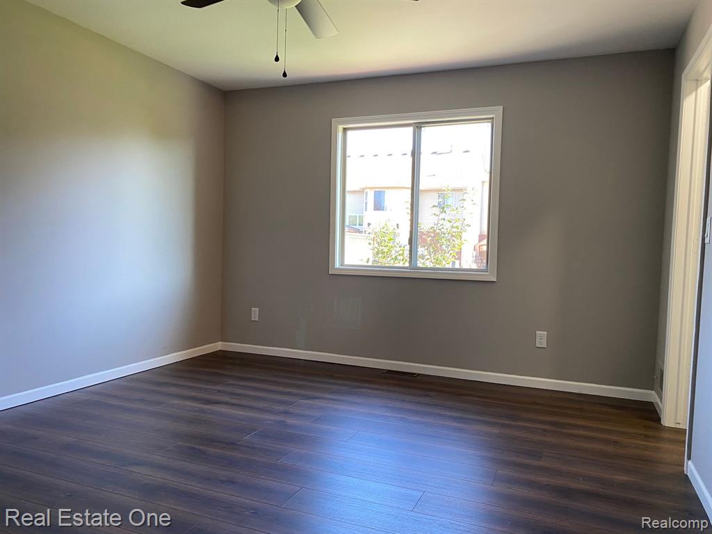46552 MORNINGSIDE Drive, Macomb, MI 48044 — Photo 11