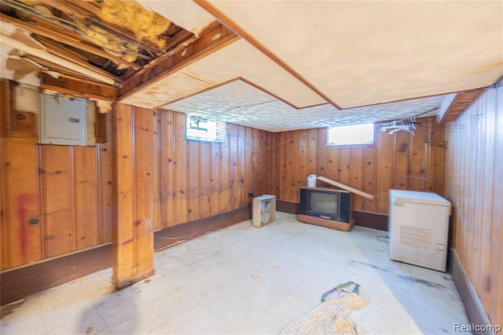 9966 Ward Street, Detroit, MI 48227 — Photo 12