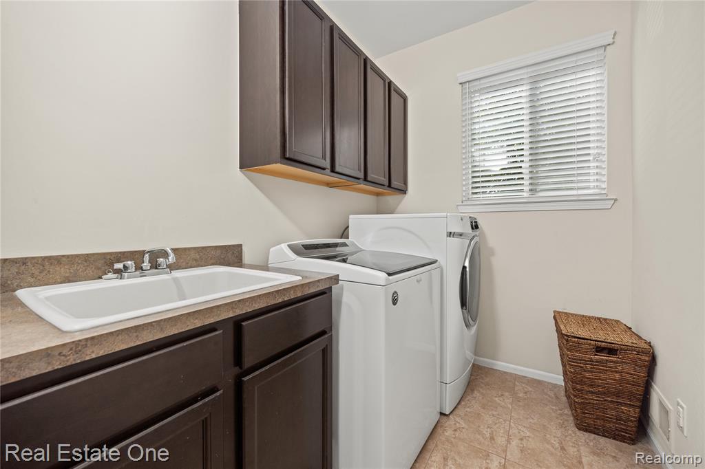 5778 Strawberry Circle, Commerce Twp, MI 48382 — Photo 33
