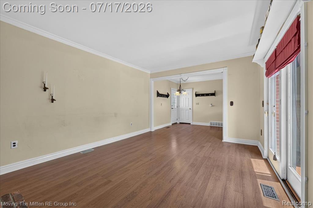 648 S Dowling Street, Westland, MI 48186 — Photo 16