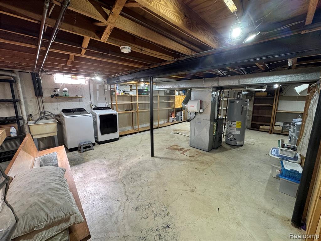 43005 FREEPORT Drive, Sterling Heights, MI 48313 — Photo 21