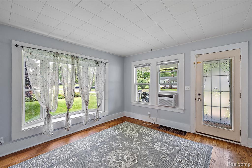 536 ATWATER Street, Lake Orion, MI 48362 — Photo 7