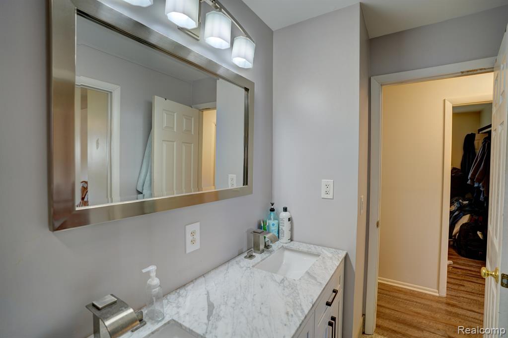 4342 SUNNYMEAD Avenue, Burton, MI 48519 — Photo 24
