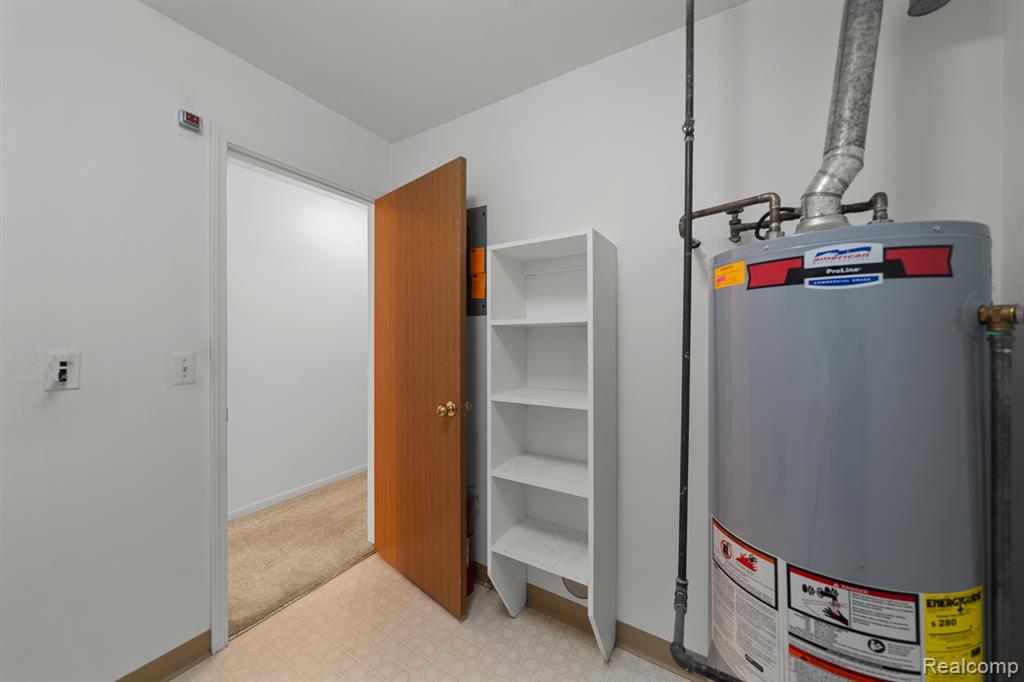 42565 Lilley Pointe Drive, Canton, MI 48187 — Photo 17