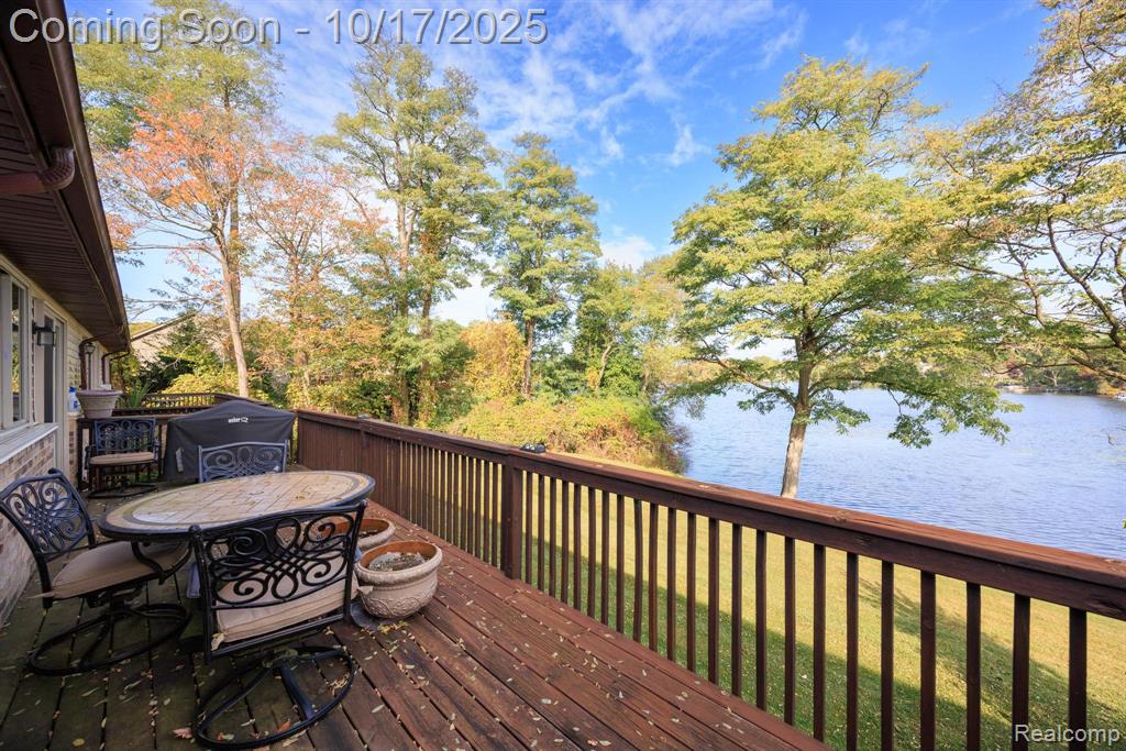 7109 Bluewater Drive, Clarkston, MI 48348 — Photo 30