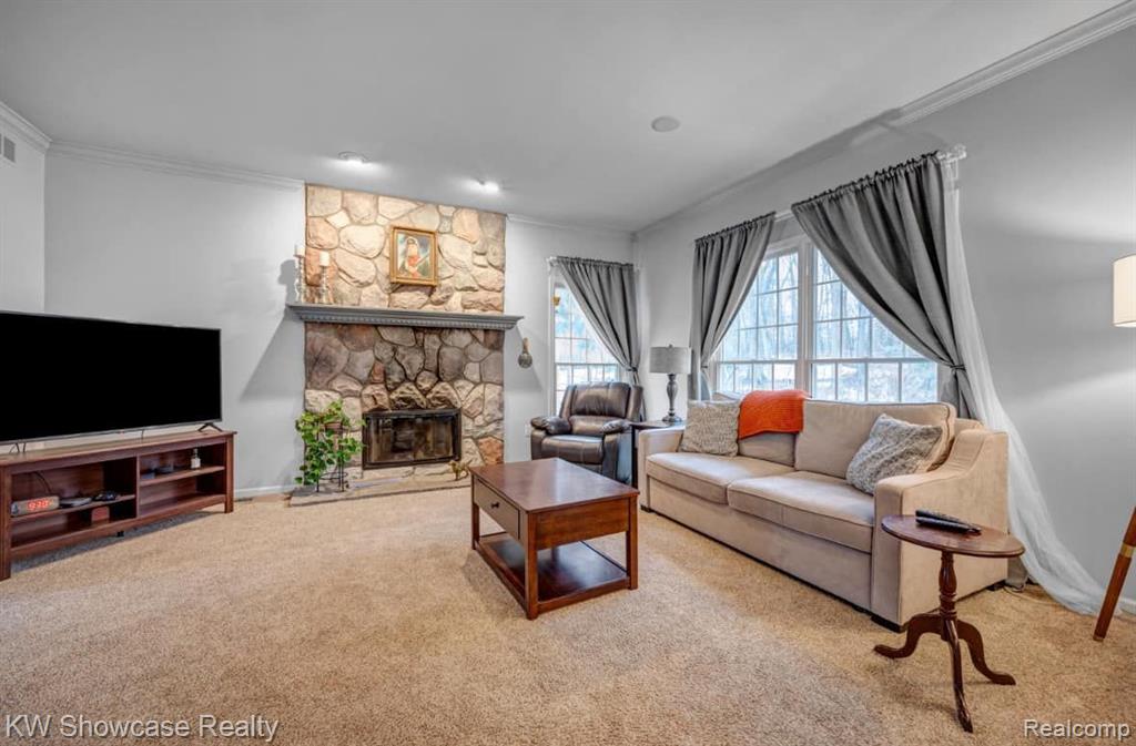 585 TIMBER RIDGE Drive, Highland, MI — Photo 4