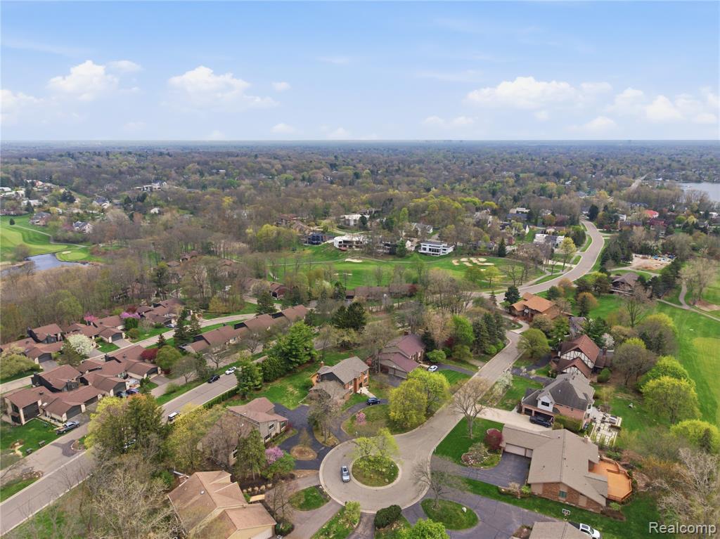 2084 Wabeek Hill Court, Bloomfield Hills, MI 48302 — Photo 64
