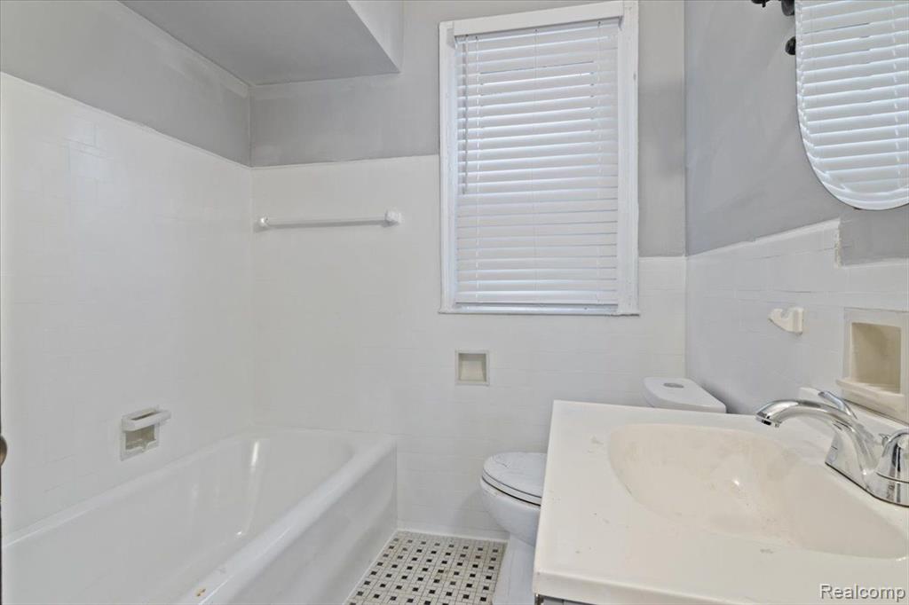 8639 BEECHDALE Street, Detroit, MI 48204 — Photo 13