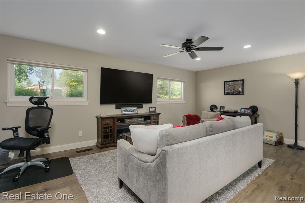 9545 Crown Ridge Drive, White Lake, MI — Photo 30