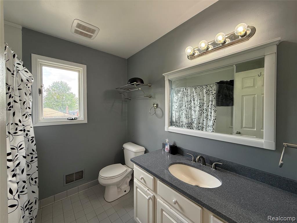 8334 McKinley, Center Line, MI 48015 — Photo 16