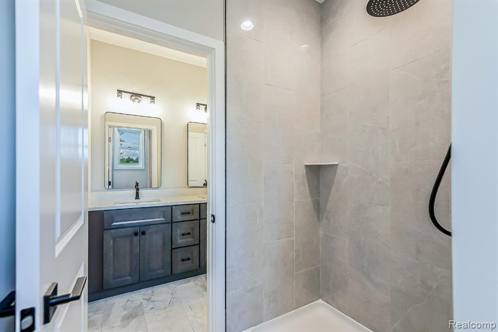 9758 Iosco Ridge Drive, Gregory, MI 48137 — Photo 17