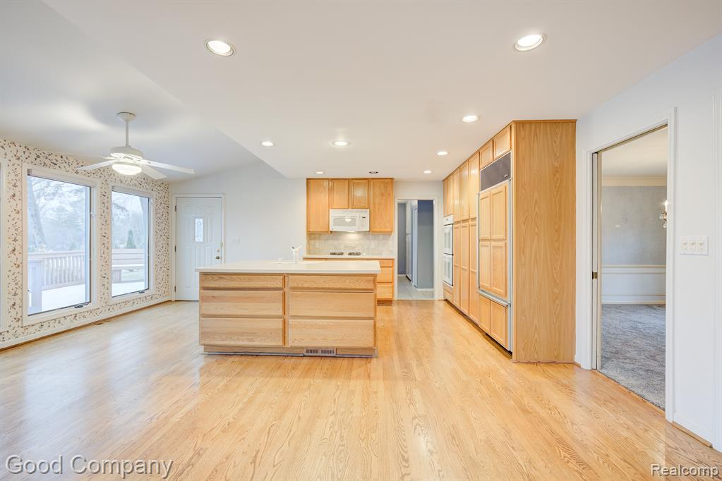 702 PARKMAN Drive, Bloomfield Hills, MI 48304 — Photo 16