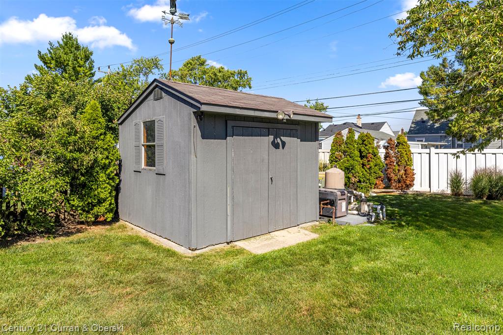 710 Saint Johns Blvd. Saint Johns Boulevard, Lincoln Park, MI 48146 — Photo 50