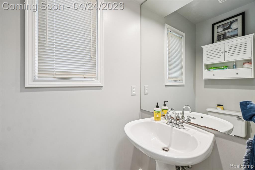 5819 Valley Drive, Clarkston, MI 48348 — Photo 14