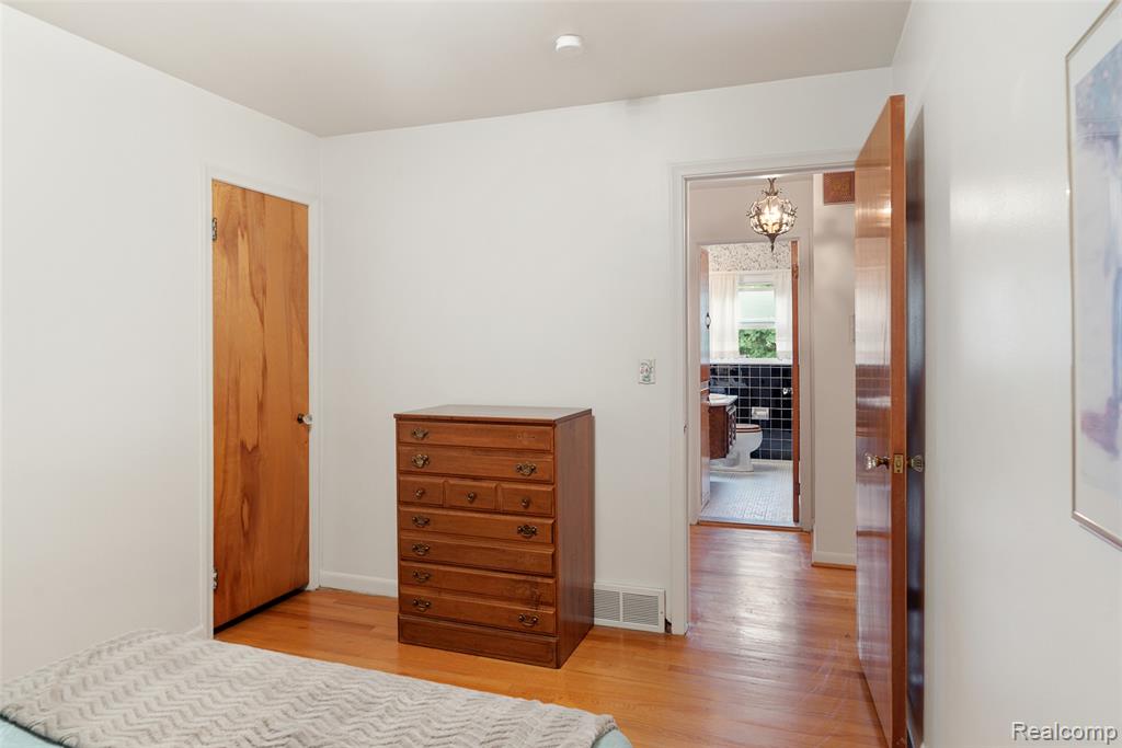 6651 Cardwell Street, Garden City, MI — Photo 10