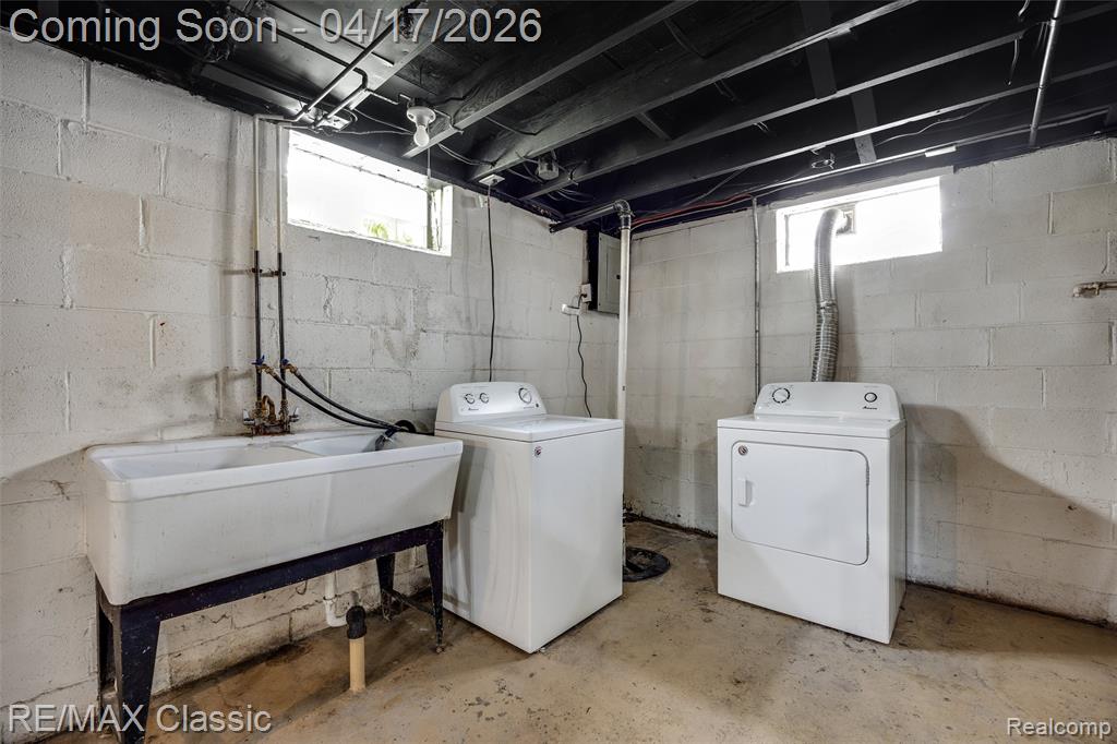 22481 Springbrook Avenue, Farmington, MI 48336 — Photo 23