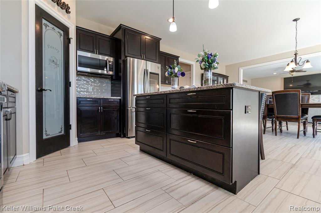 49596 Platte River Drive, Chesterfield, MI 48047 — Photo 24