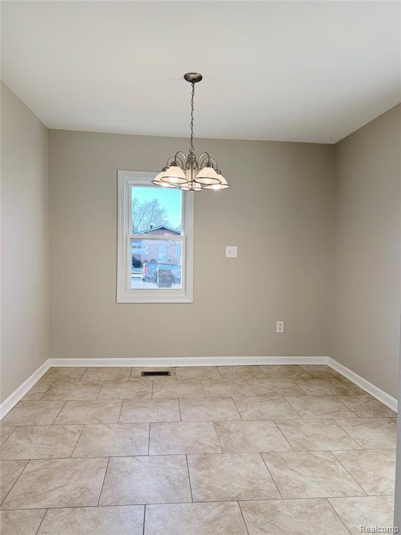 32015 Hazel Street, Rockwood, MI — Photo 12