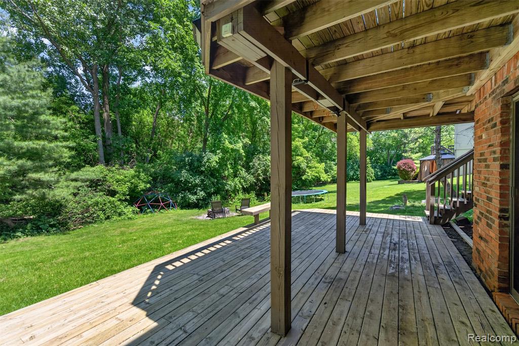 8694 Brazos Court, White Lake, MI — Photo 38